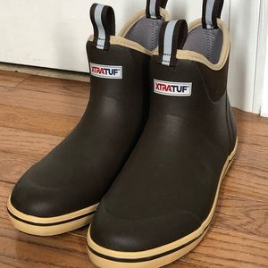 NEW! Xtratuf Men’s Brown 9 Deck Ankle Boot